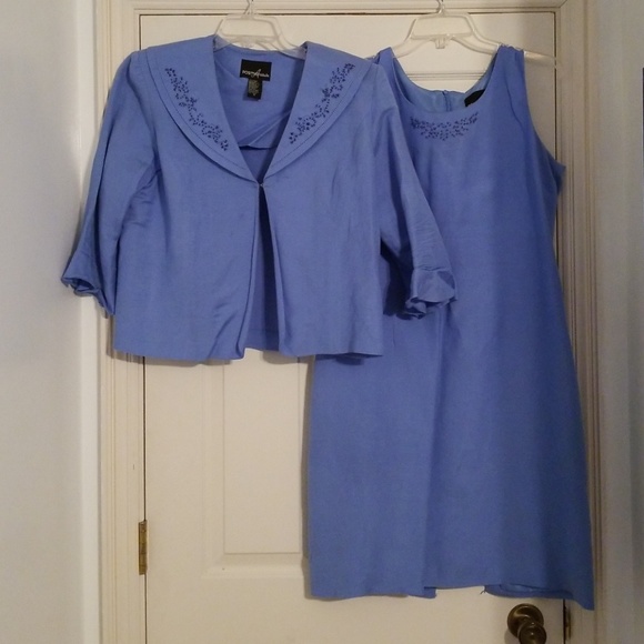 A dress and jacket set - Picture 6 of 7